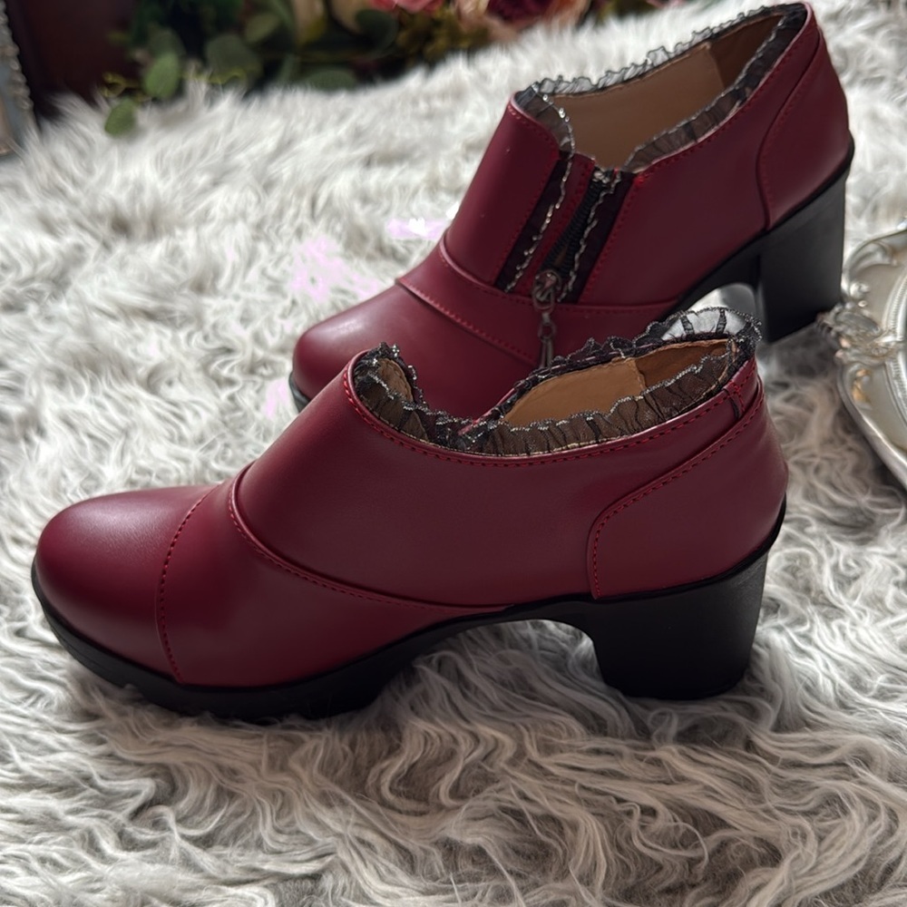 NWT Burgundy and Black Heeled Boots 6.5 - Picture 7 of 9